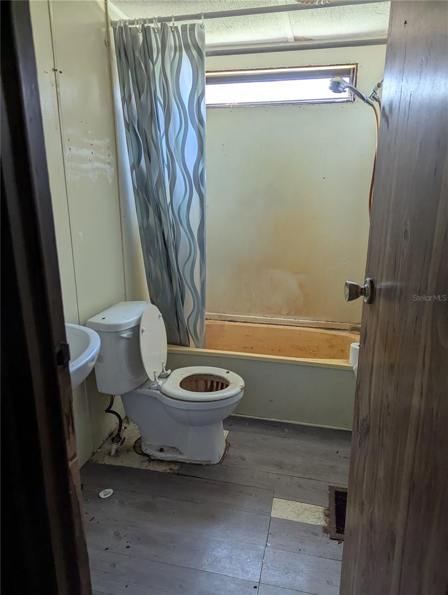 NOT IN A SUBDIVISION - Residential