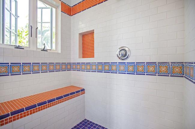 COLINA LINDA - Residential