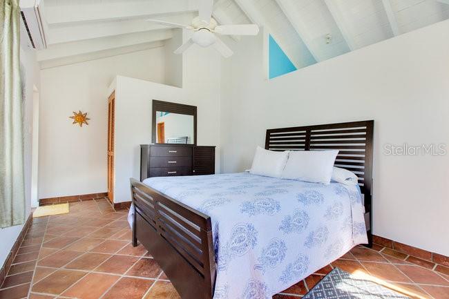 COLINA LINDA - Residential