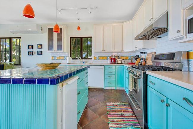 COLINA LINDA - Residential