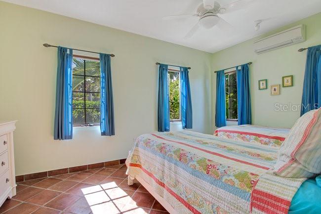 COLINA LINDA - Residential