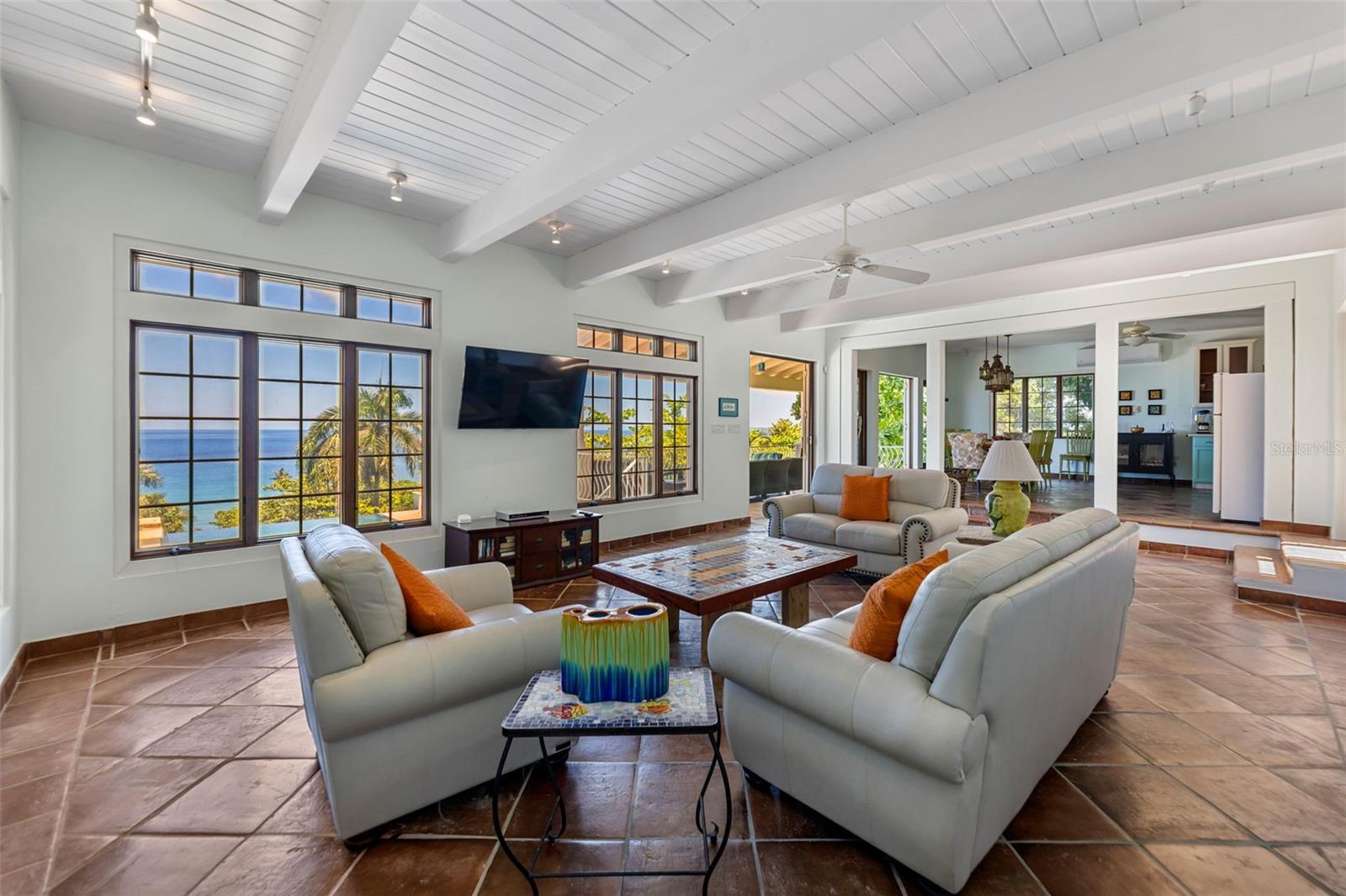 COLINA LINDA - Residential