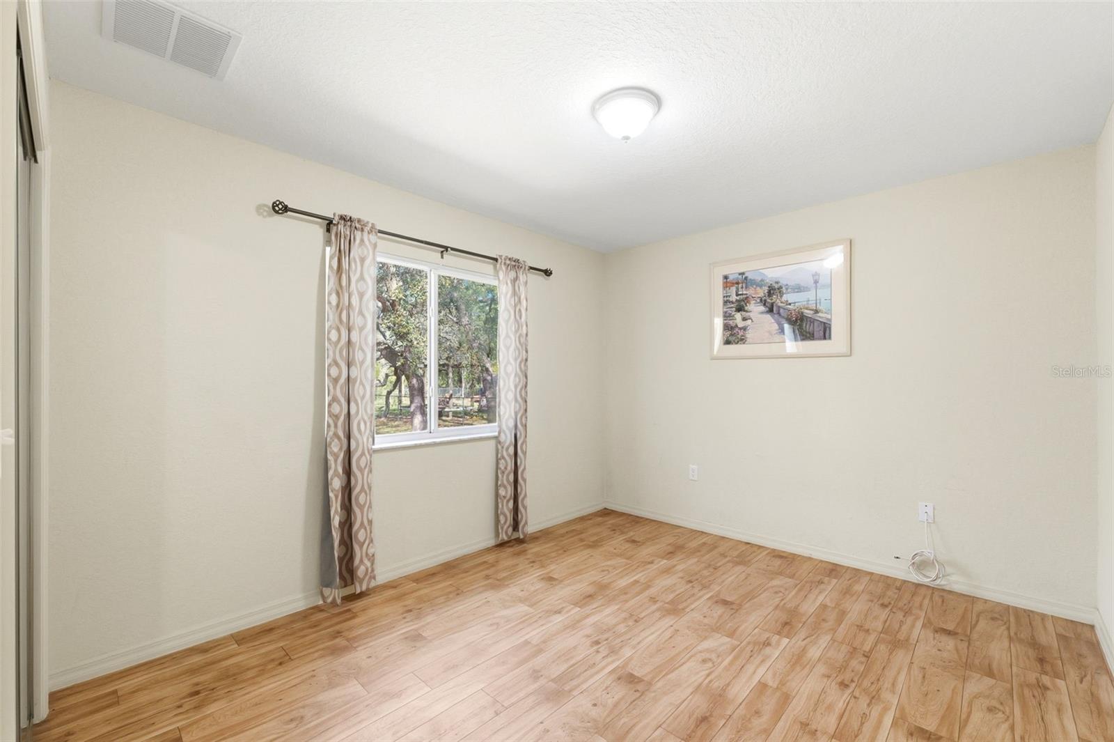 ROYAL HIGHLANDS - Residential