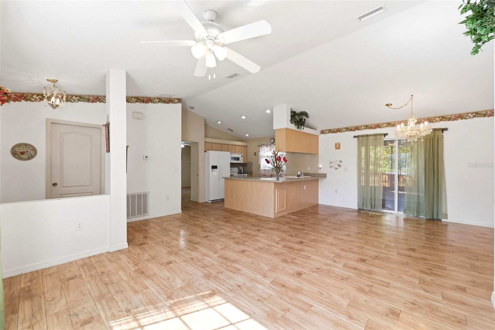 ROYAL HIGHLANDS - Residential