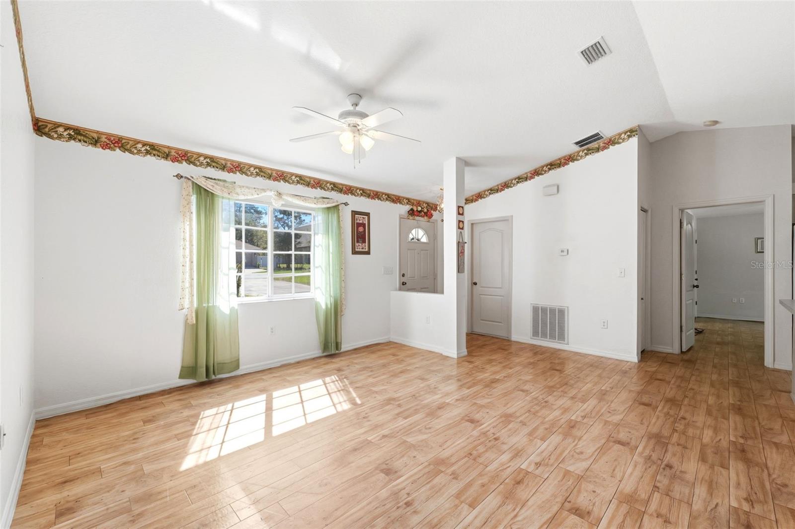 ROYAL HIGHLANDS - Residential