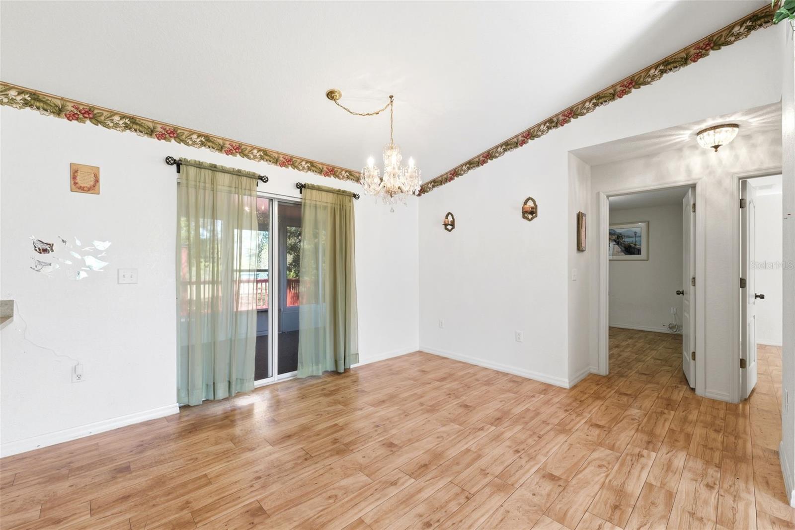 ROYAL HIGHLANDS - Residential