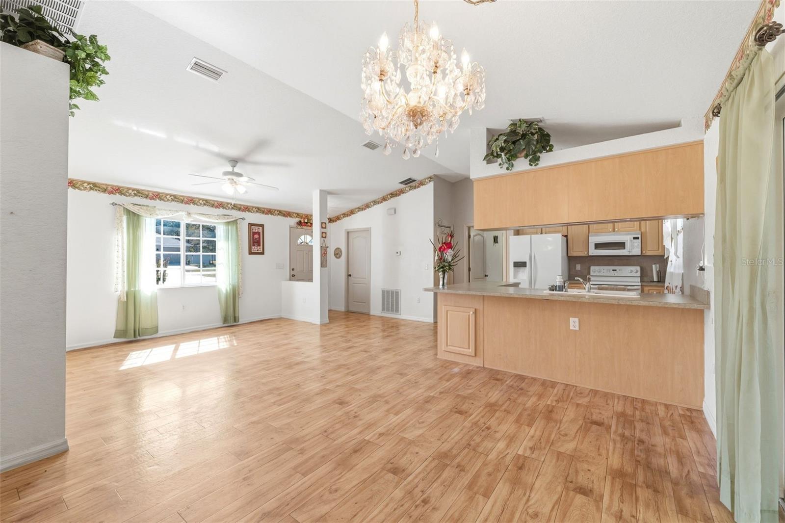 ROYAL HIGHLANDS - Residential