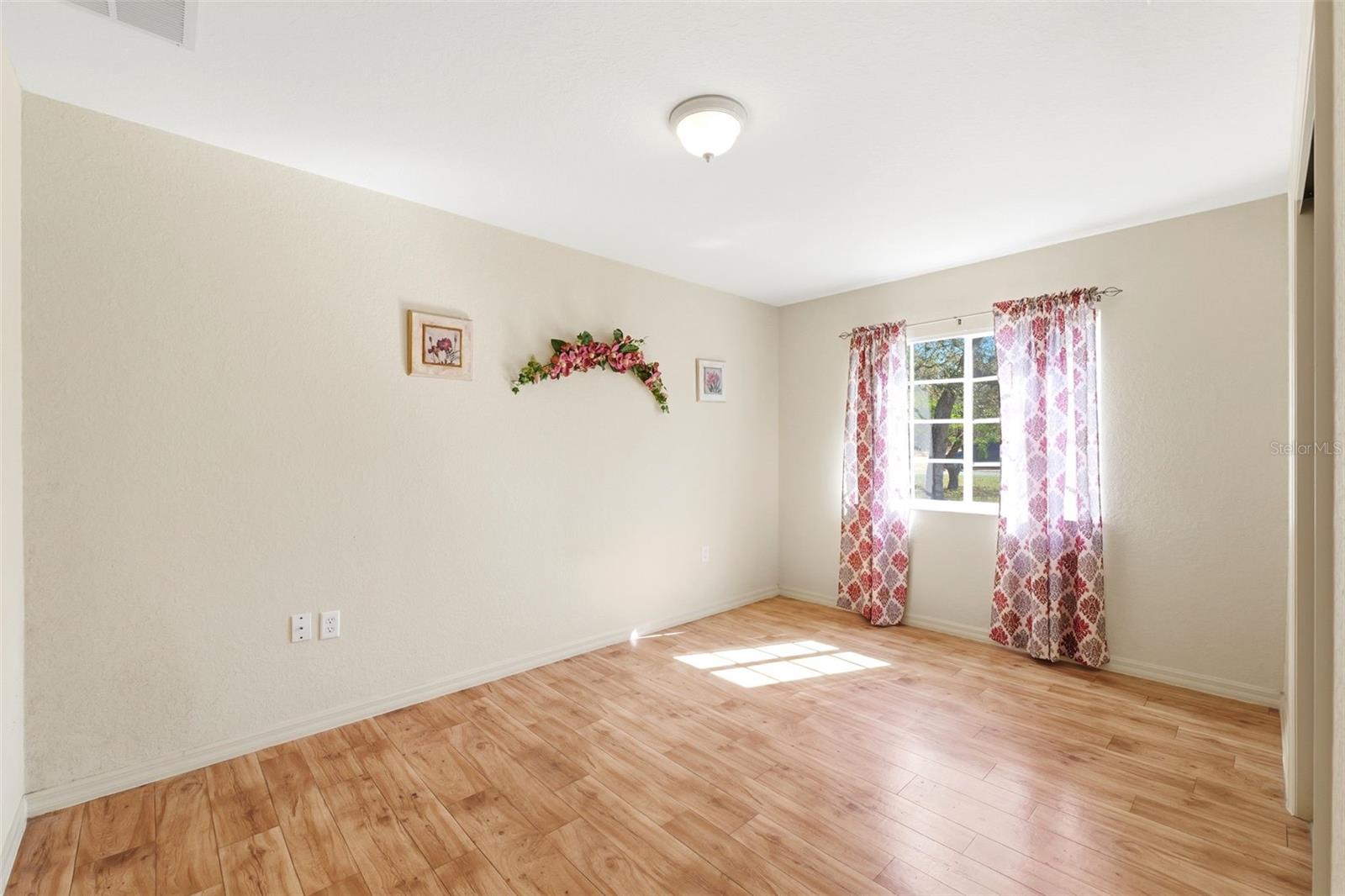 ROYAL HIGHLANDS - Residential