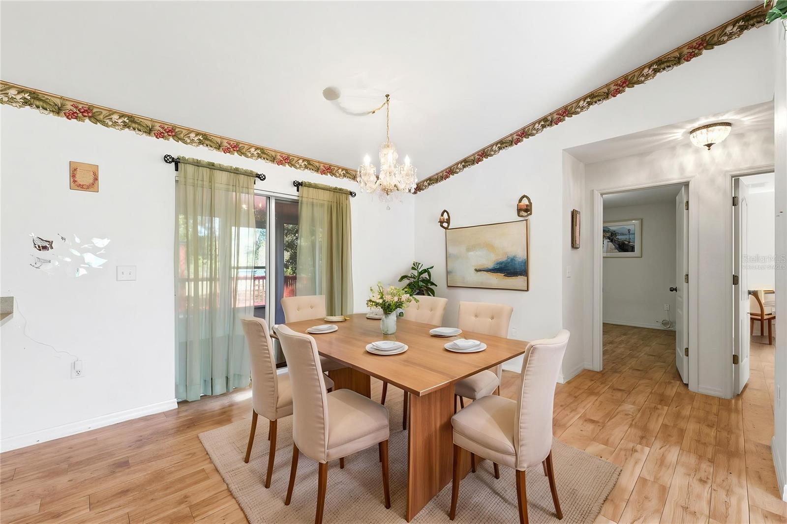 ROYAL HIGHLANDS - Residential