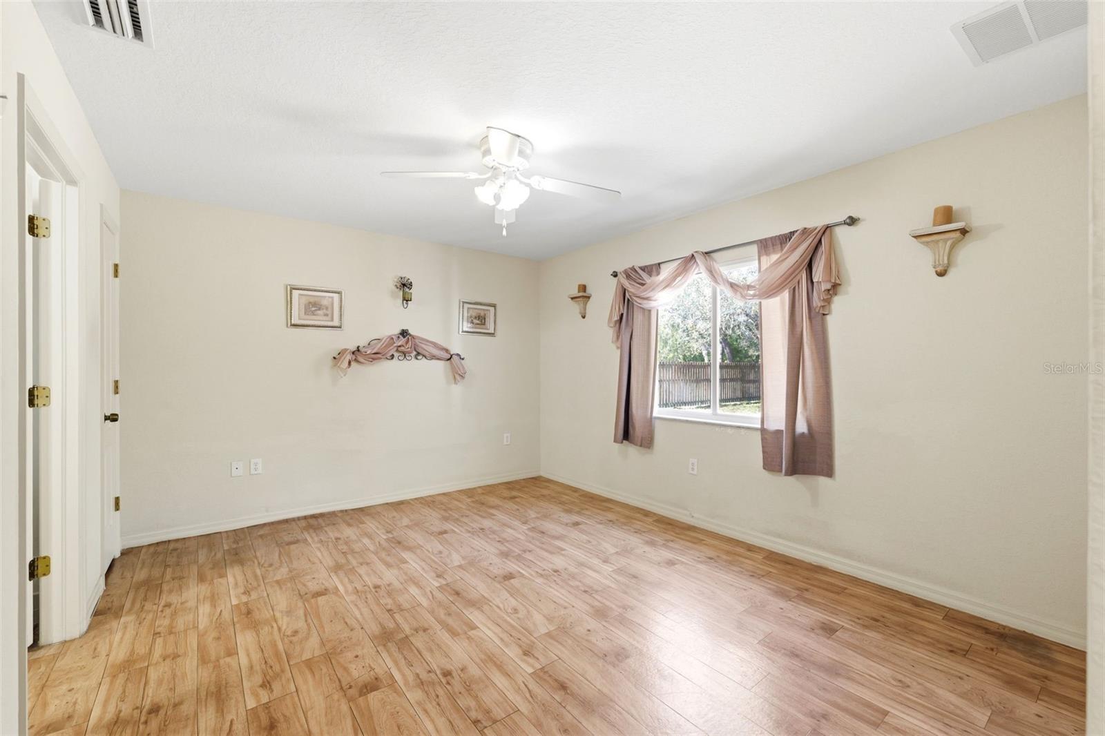 ROYAL HIGHLANDS - Residential