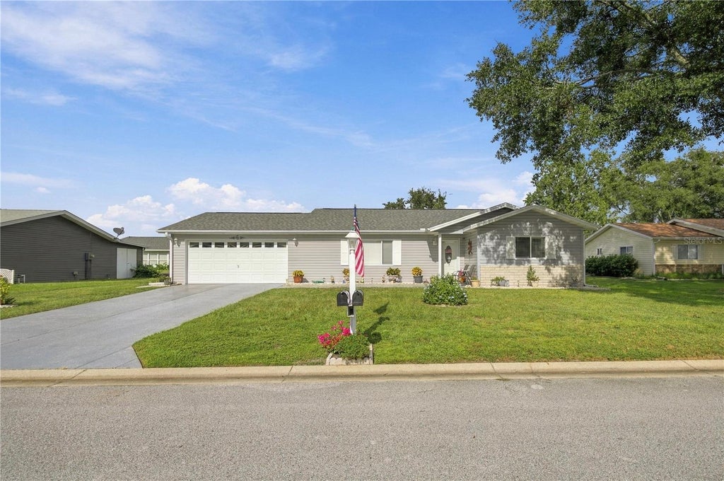 Photo of 17929 SE 107th Court, Summerfield, FL 34491 (MLS # OM732578)
