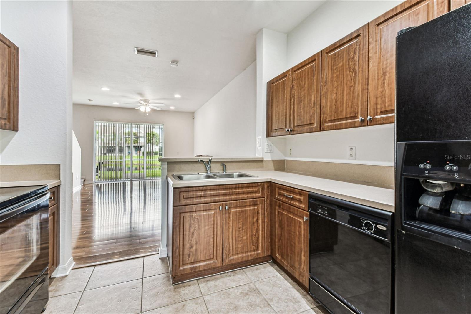 RIVERCREST TWNHMS WEST PHAS - Residential