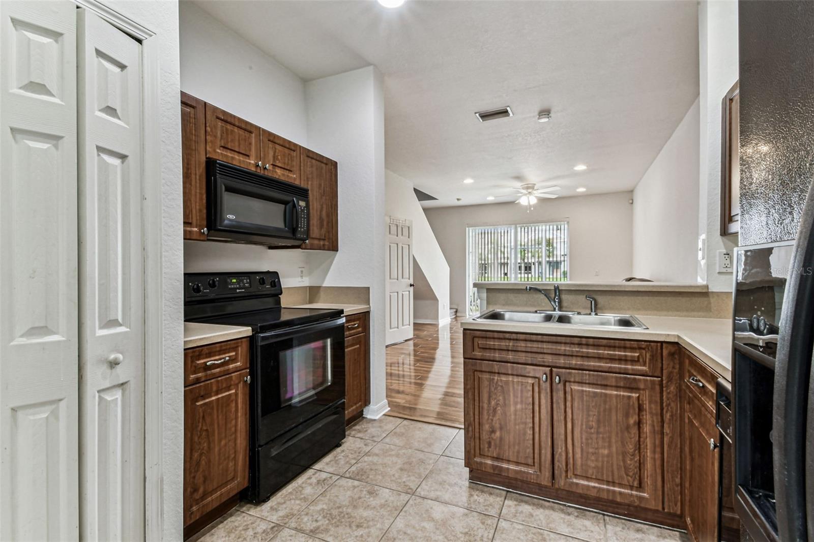 RIVERCREST TWNHMS WEST PHAS - Residential