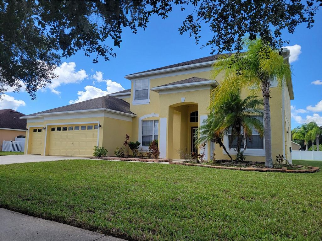 Photo of 3145 Twisted Oak Loop, Kissimmee, FL 34744 (MLS # O6359717)