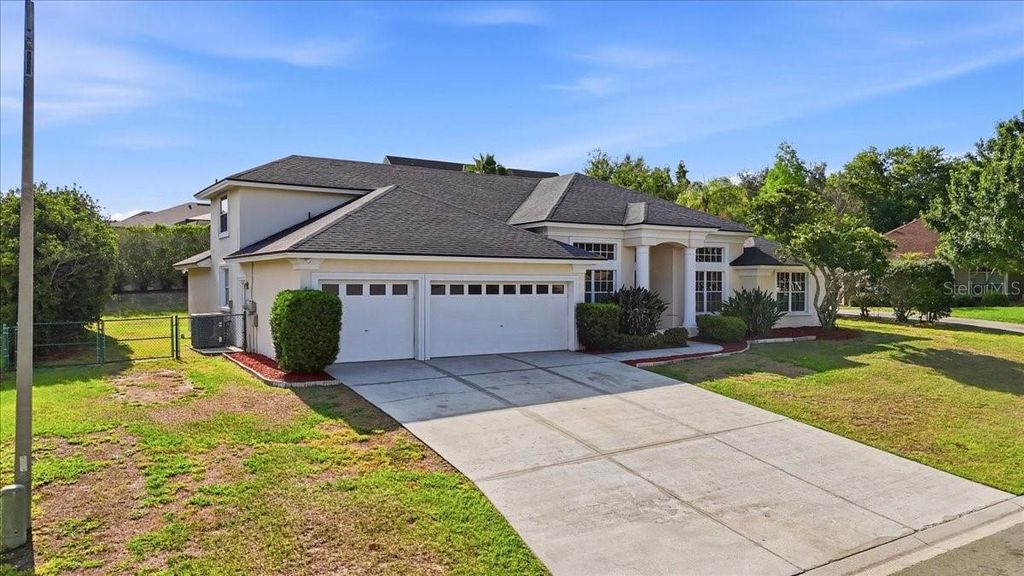 Photo of 5628 Woodwind Hills Drive, Lakeland, FL 33812 (MLS # A4693531)