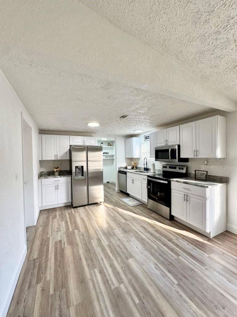 BELLEVIEW HILLS ESTATE - Residential