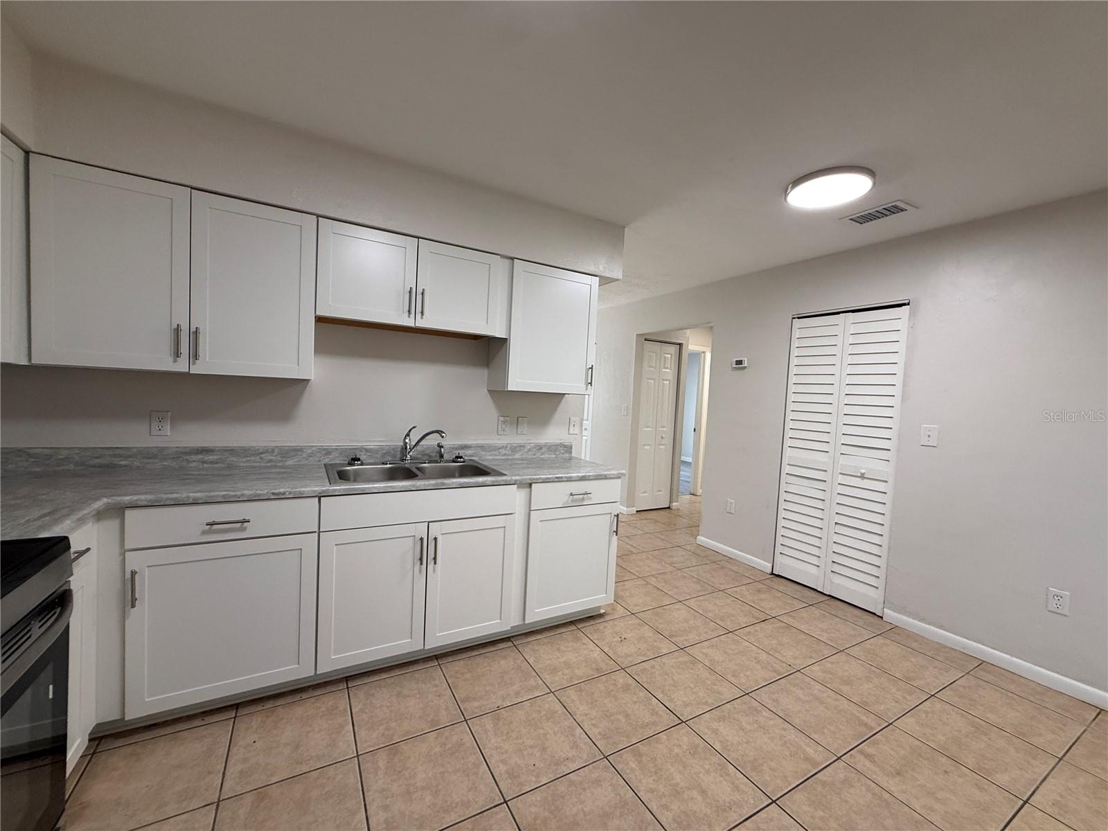 6104 SW 12TH PLACE 3