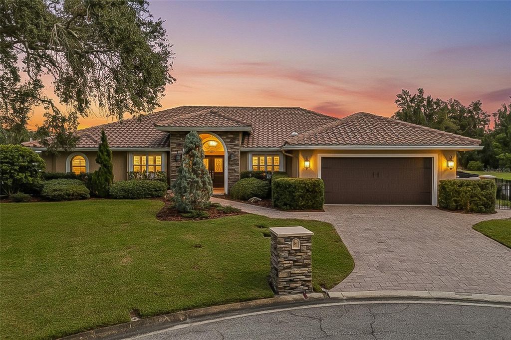 Photo of 1080 Water Oak Court NE, St Petersburg, FL 33703 (MLS # TB8438988)
