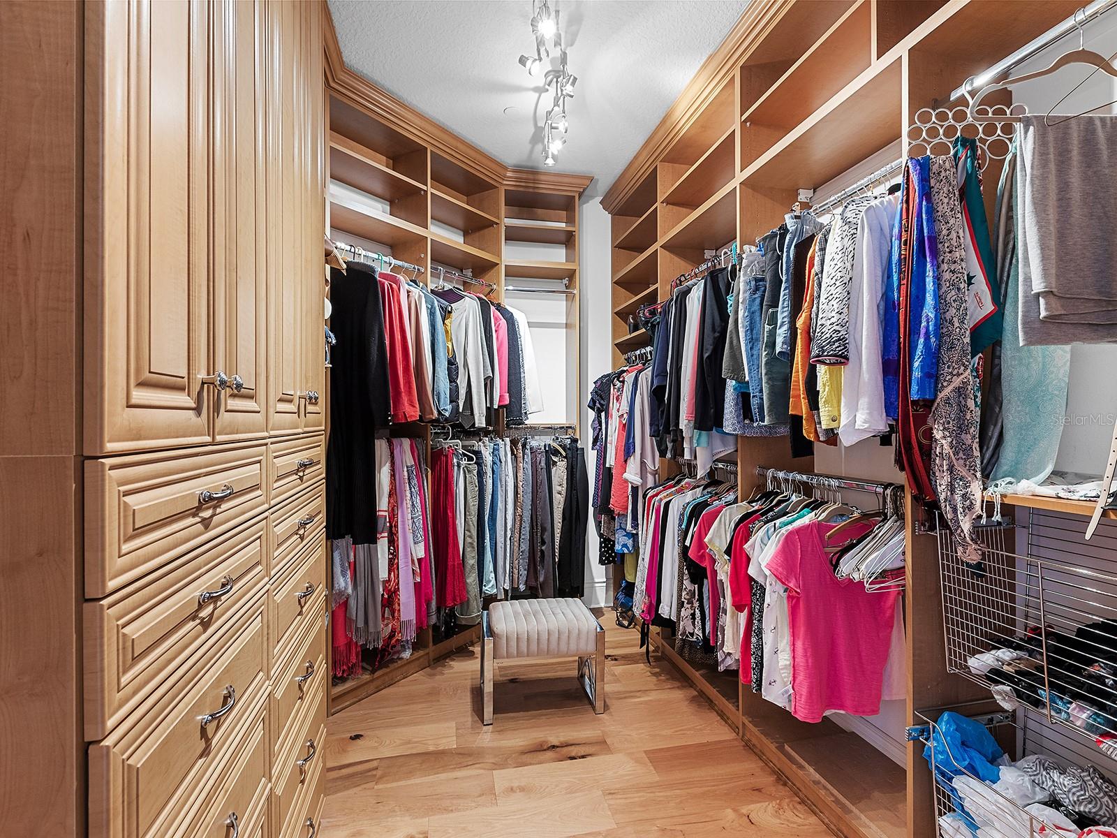 ORCHID BEACH CLUB RESIDENCES - Residential