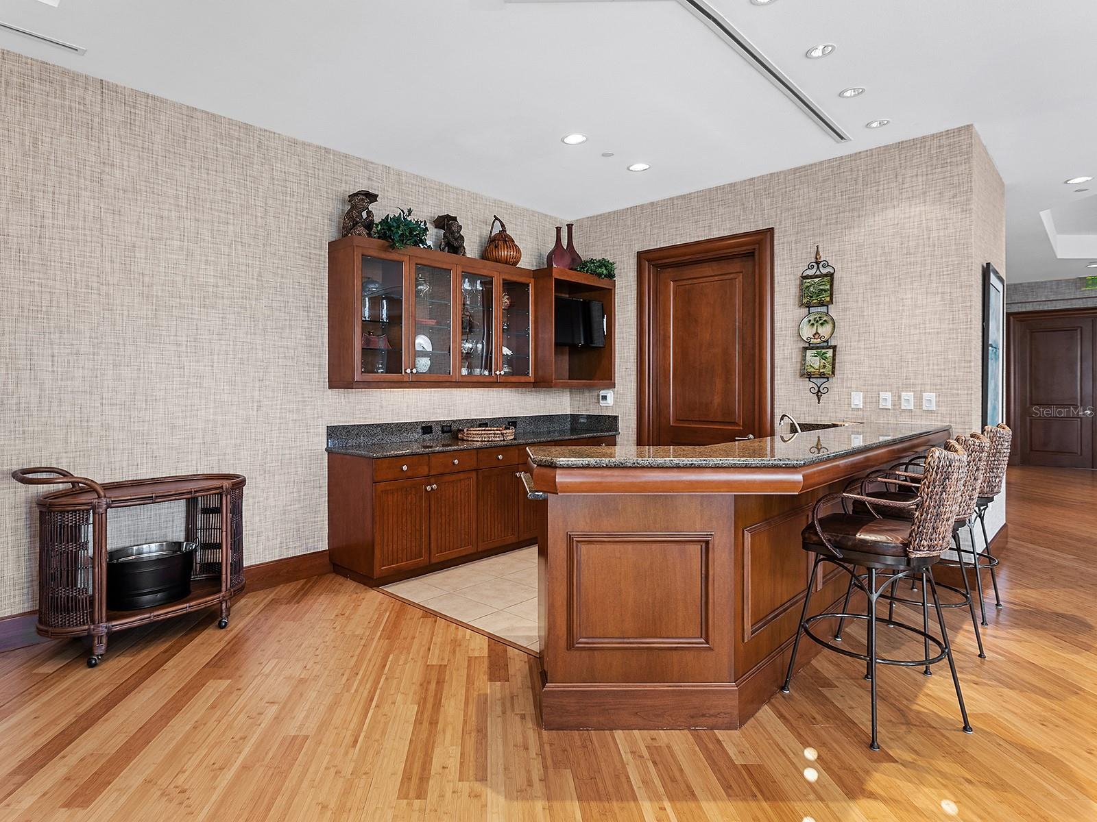 ORCHID BEACH CLUB RESIDENCES - Residential