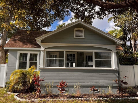 Photo of 1136 19th Avenue N, St Petersburg, FL 33704 (MLS # TB8518776)