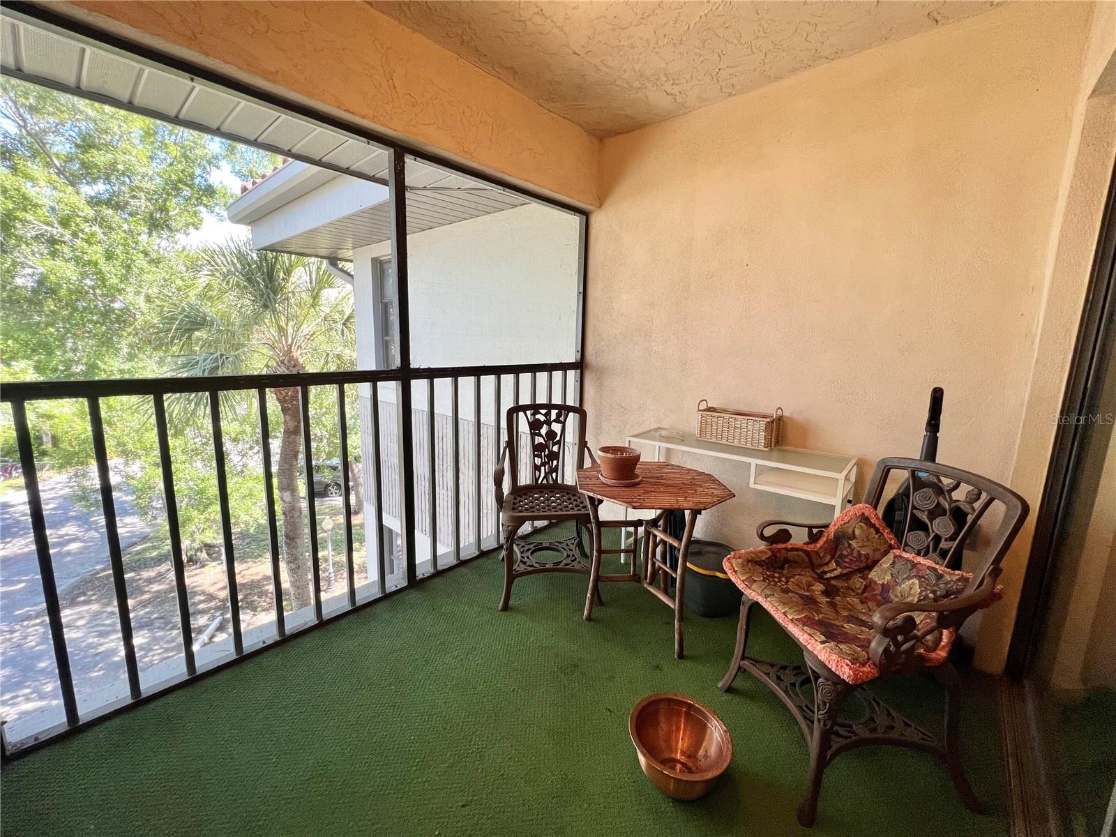 RUSTLEWOOD AT COUNTRYSIDE CONDO - Residential