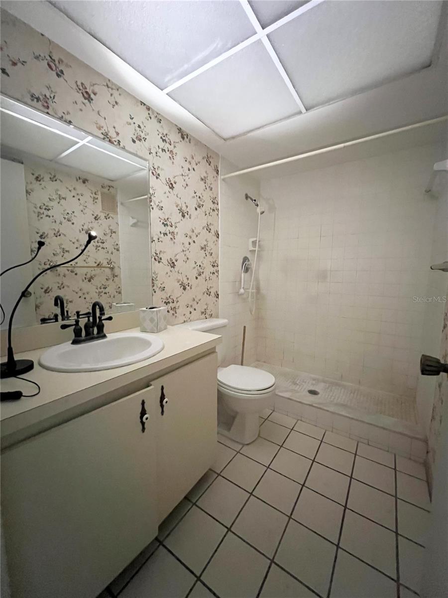 RUSTLEWOOD AT COUNTRYSIDE CONDO - Residential