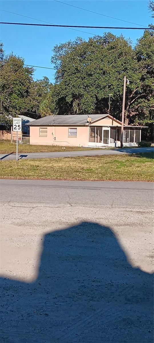 This is a great fixer upper close to the water. Don't miss out on this deal!! Call today for your appointment
