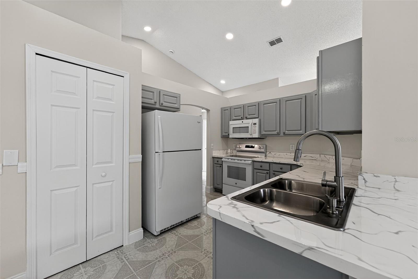 PEPPERTREE AT CYPRESS WOODS UNIT 1 - Residential