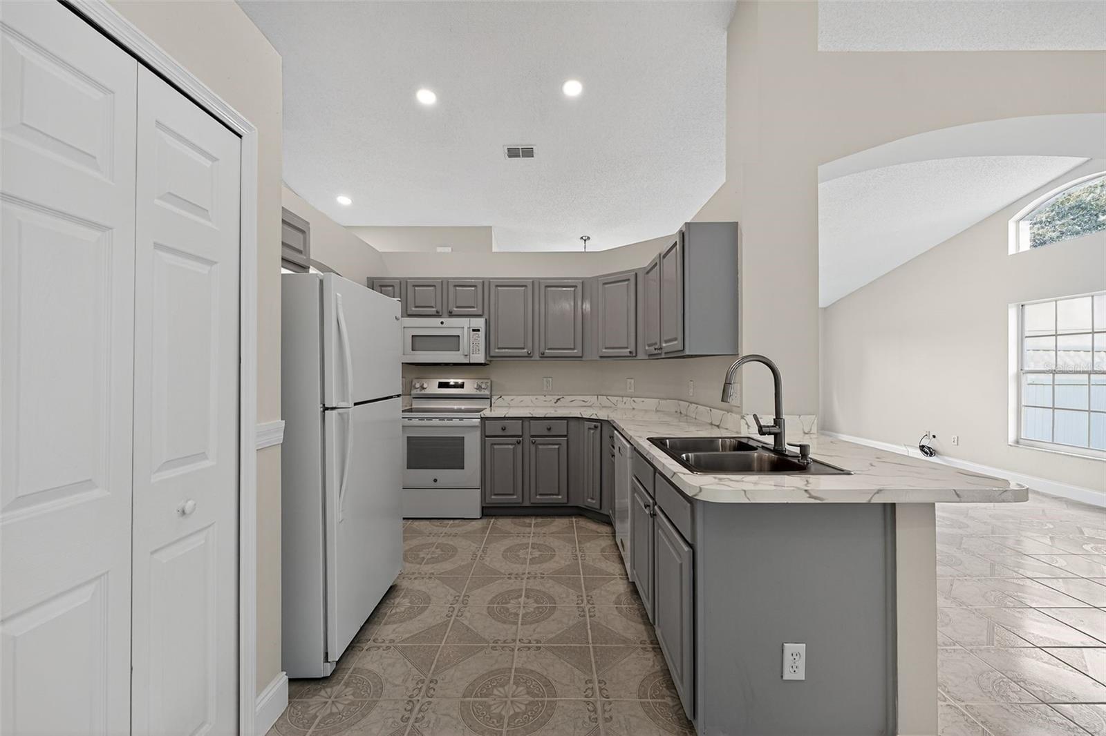 PEPPERTREE AT CYPRESS WOODS UNIT 1 - Residential