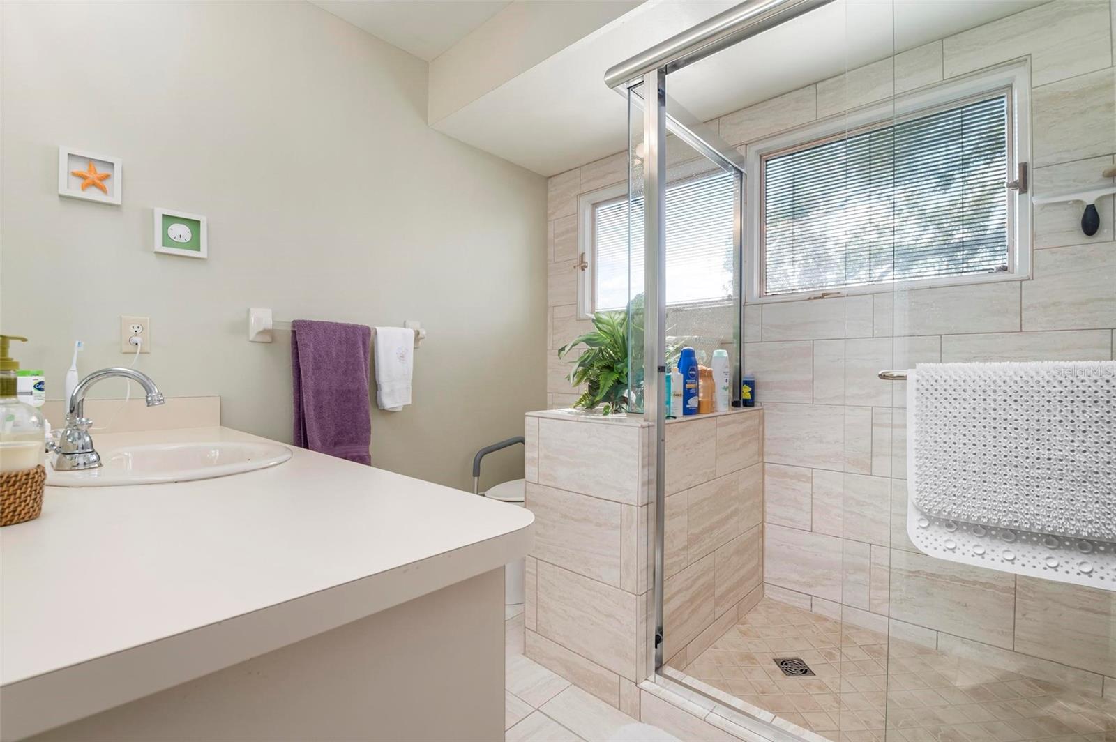 LAKESHORE VILLAGE SOUTH - Residential
