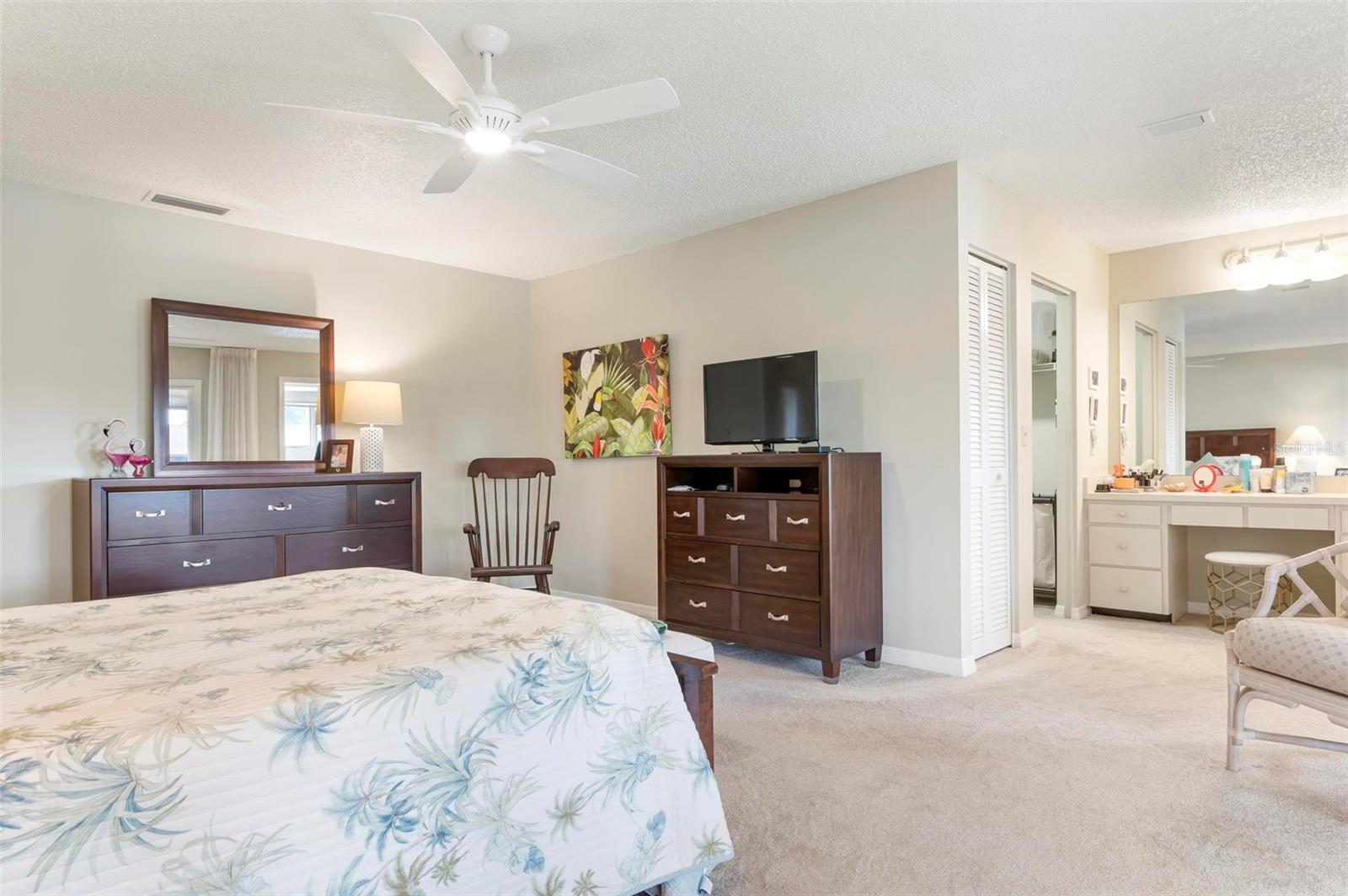 LAKESHORE VILLAGE SOUTH - Residential