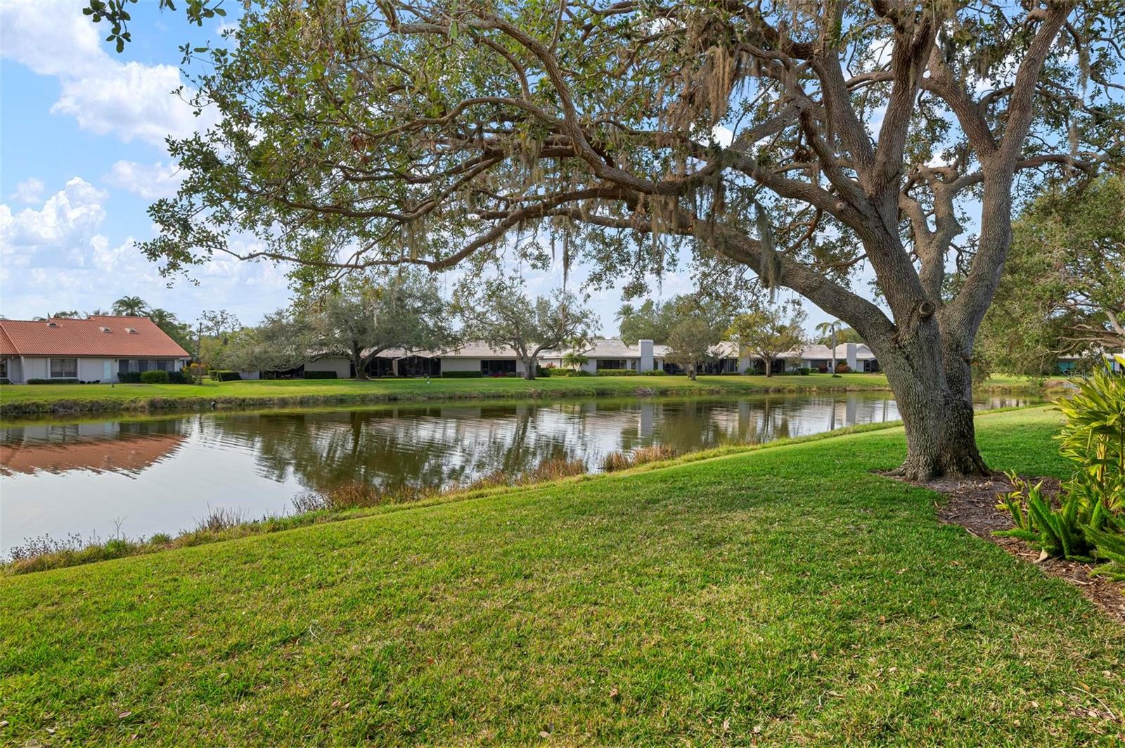 LAKESHORE VILLAGE SOUTH - Residential