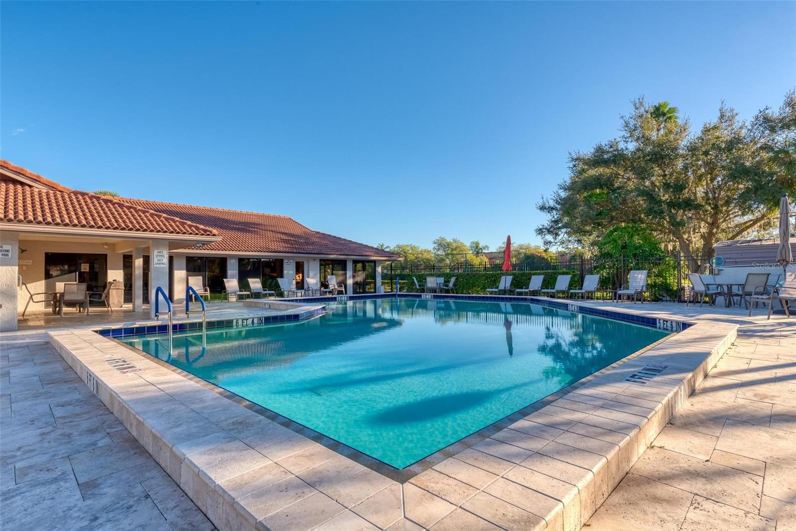 LAKESHORE VILLAGE SOUTH - Residential