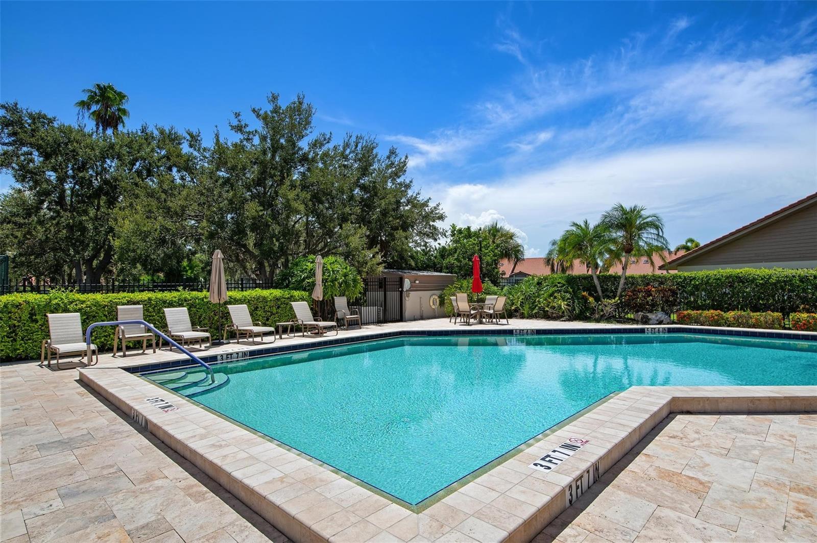LAKESHORE VILLAGE SOUTH - Residential