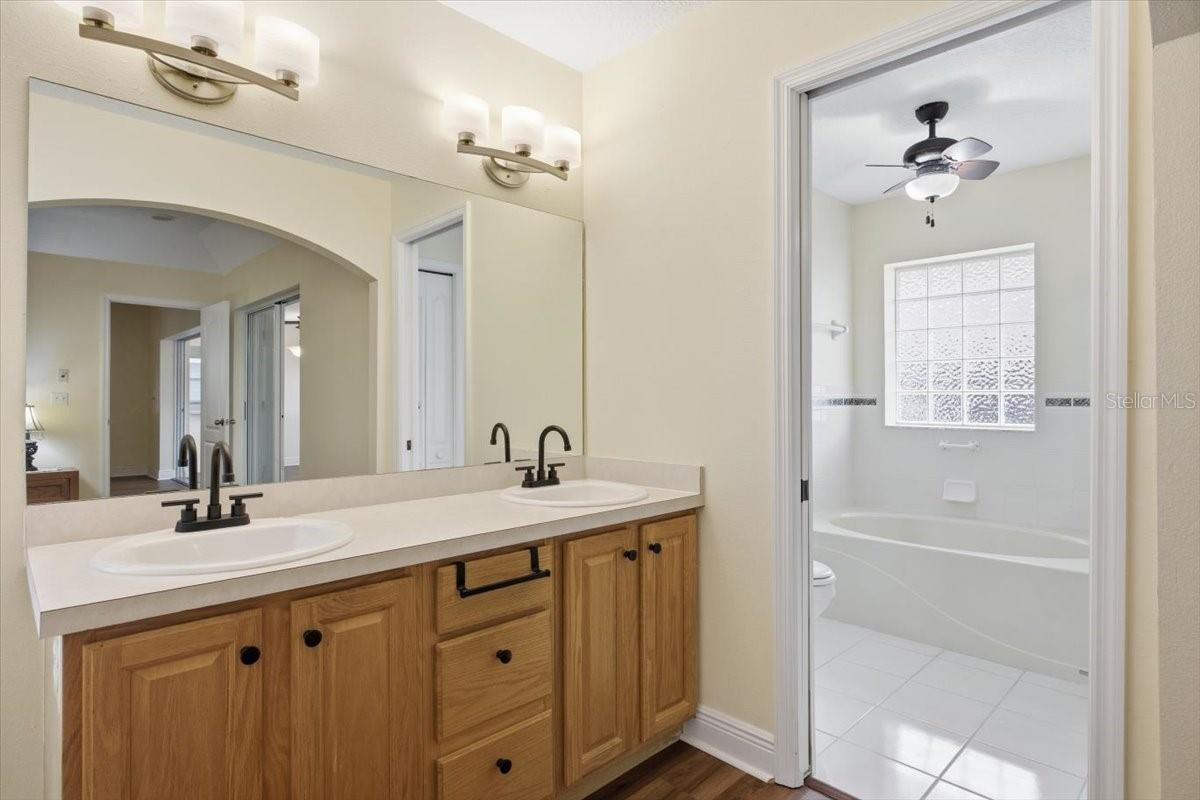 SWEETWATER GOLF & TENNIS CLUB ADD 03 - Residential