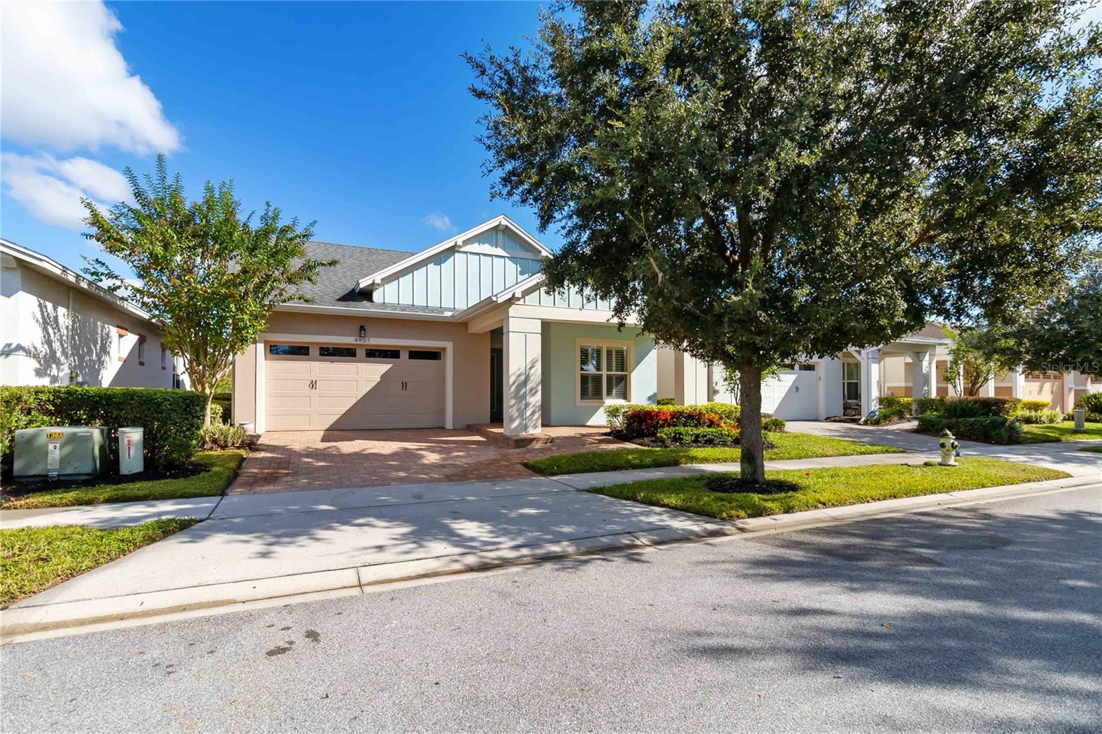 4907 W FOUNTAINWOOD DRIVE