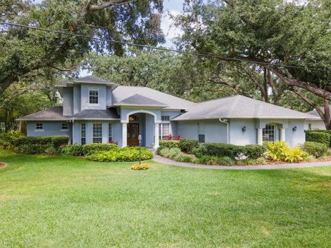 Photo of 12002 Hope Lane, Tampa, FL 33618 (MLS # TB8384038)