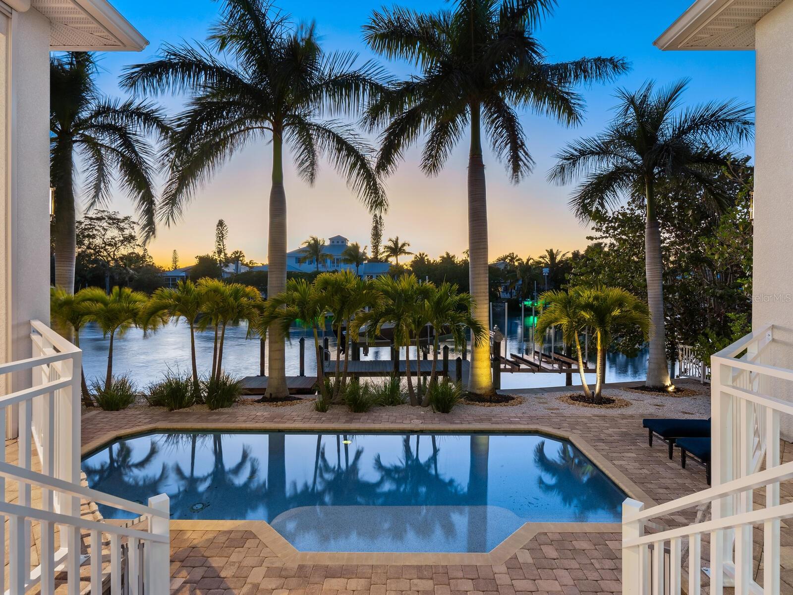 BAY ISLAND - Residential