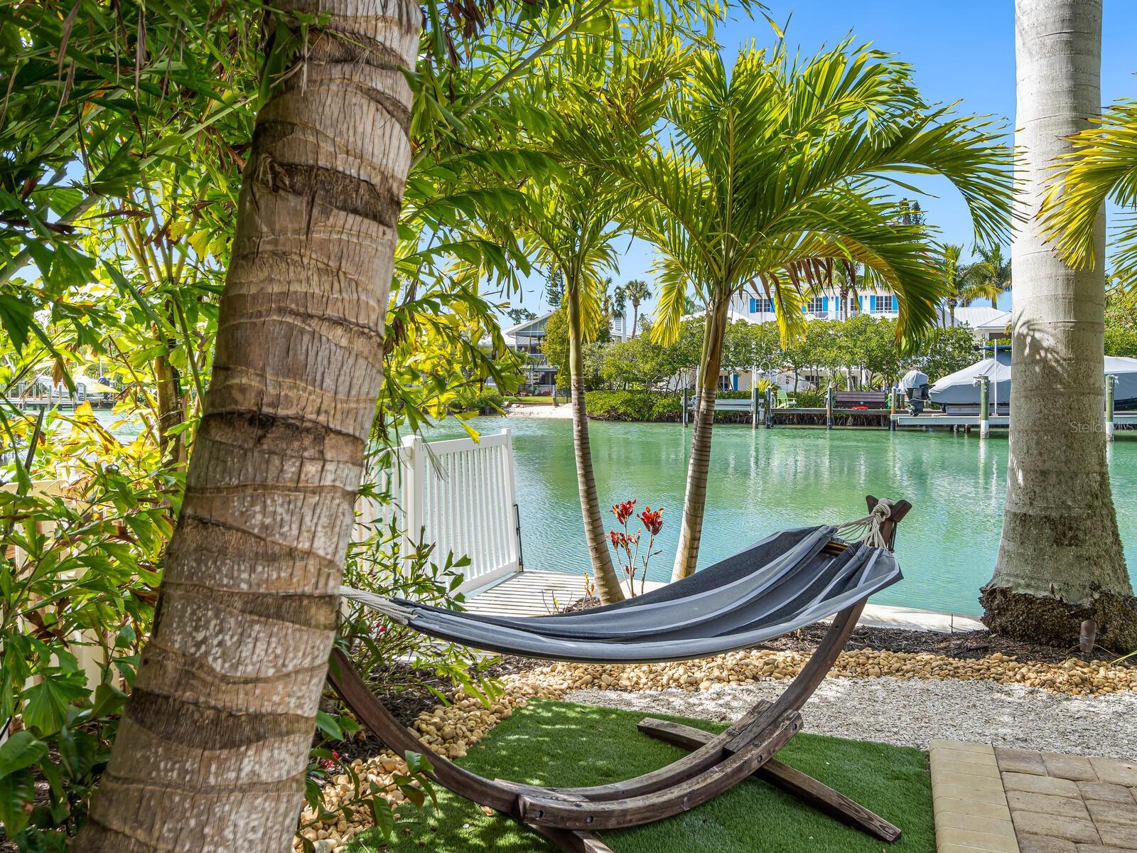 BAY ISLAND - Residential