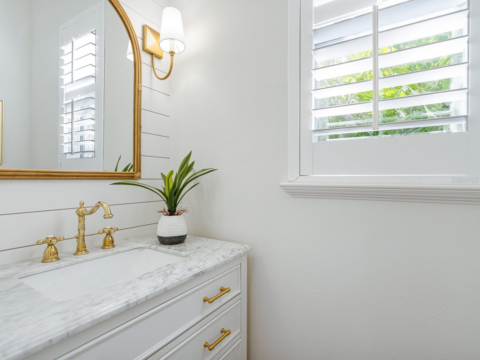 BAY ISLAND - Residential