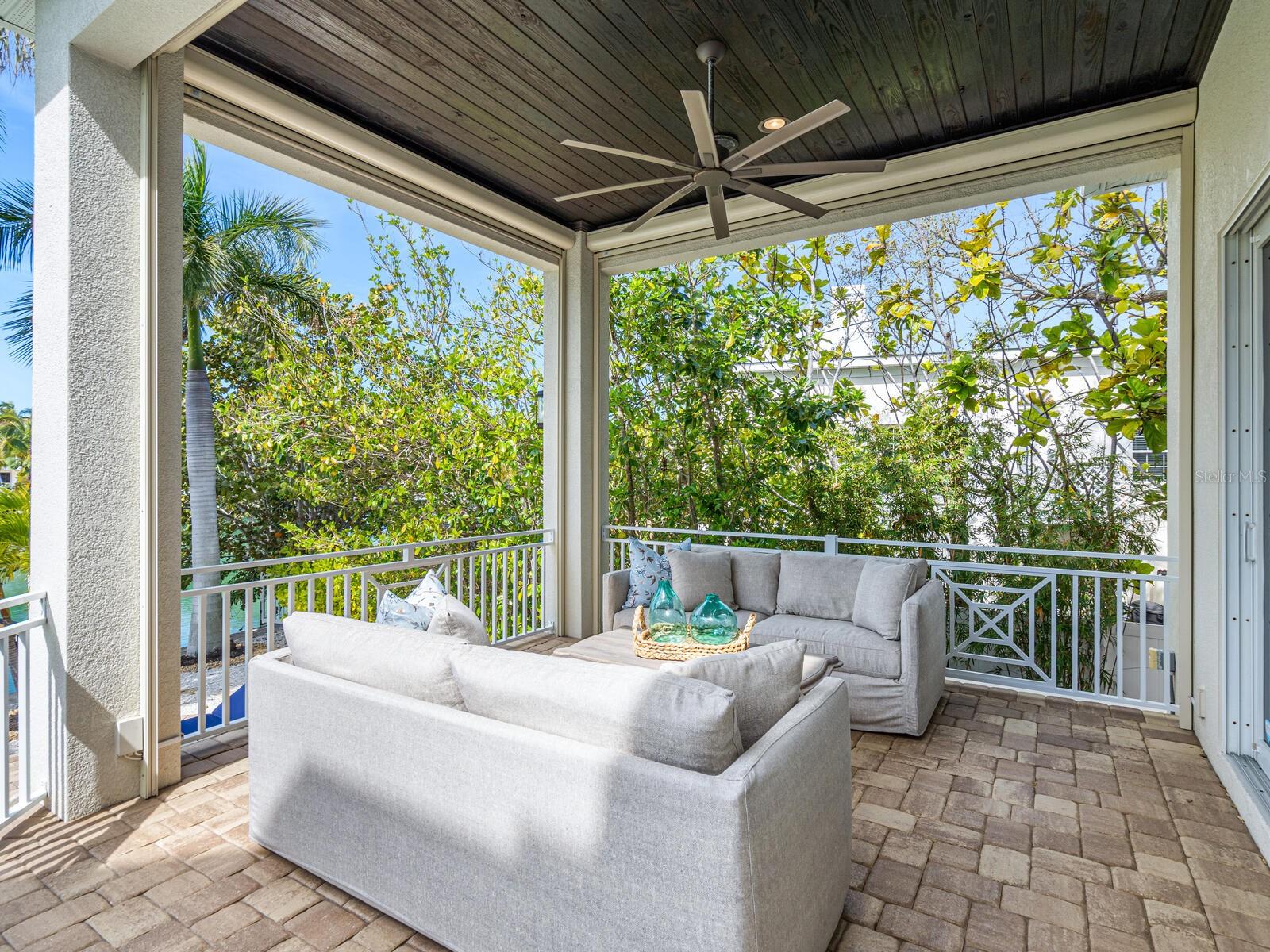 BAY ISLAND - Residential