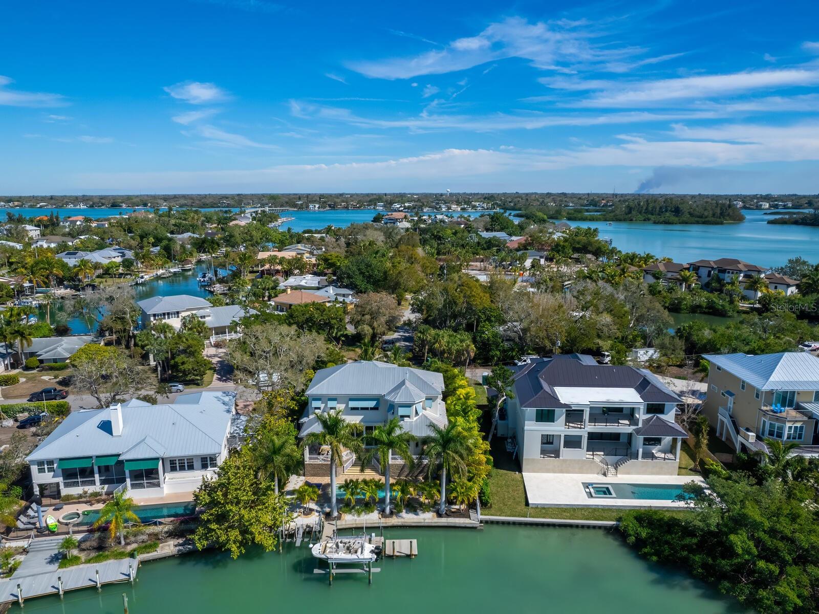 BAY ISLAND - Residential