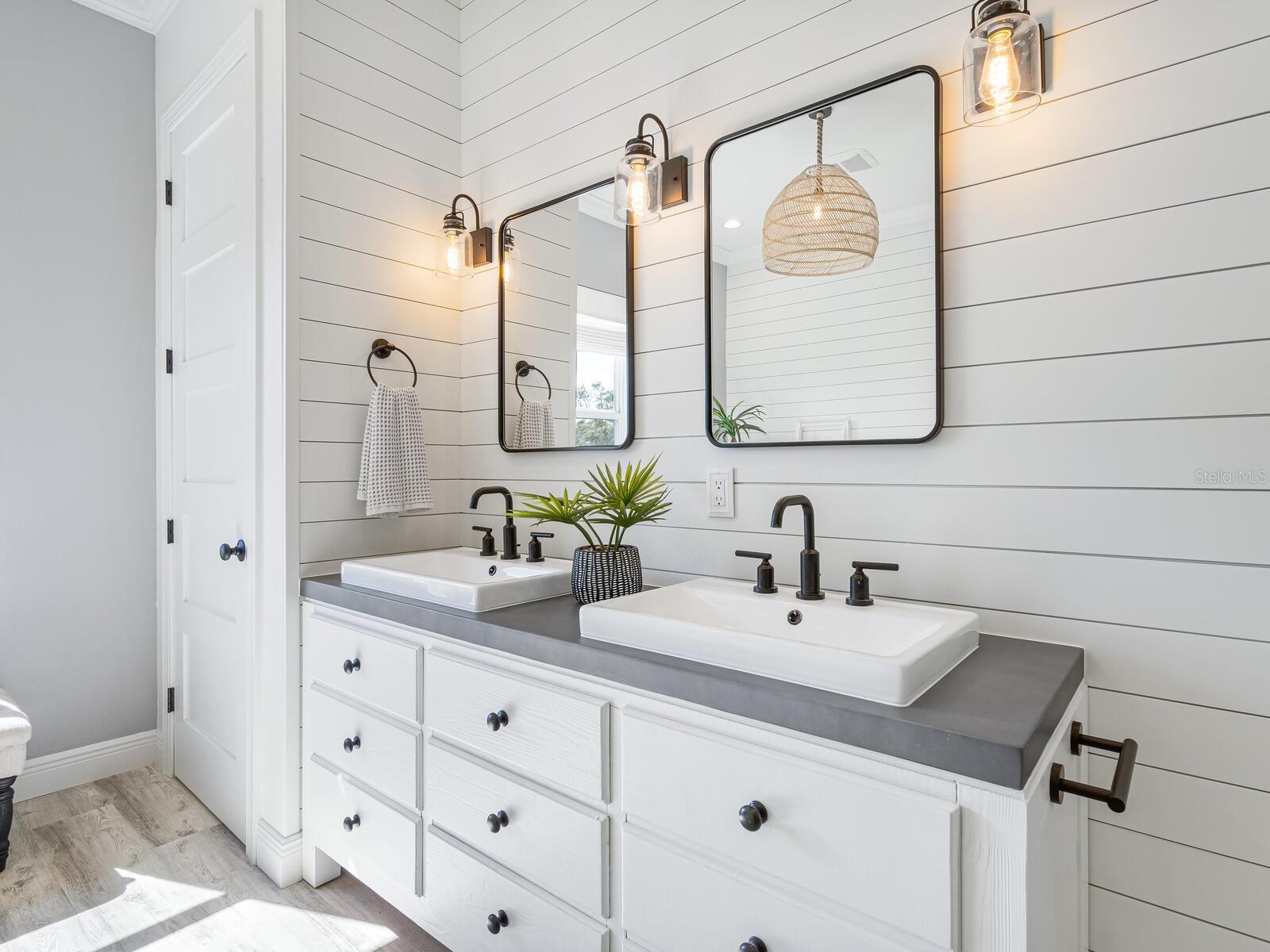 BAY ISLAND - Residential