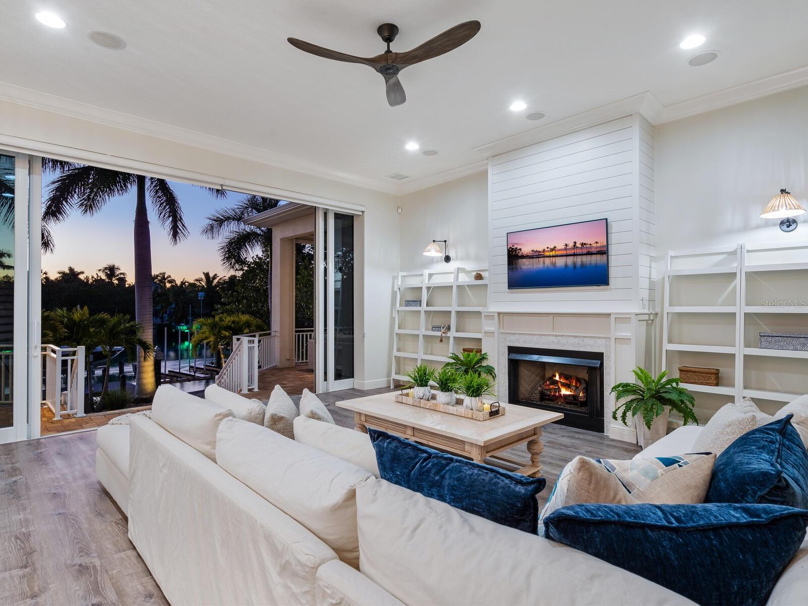 BAY ISLAND - Residential