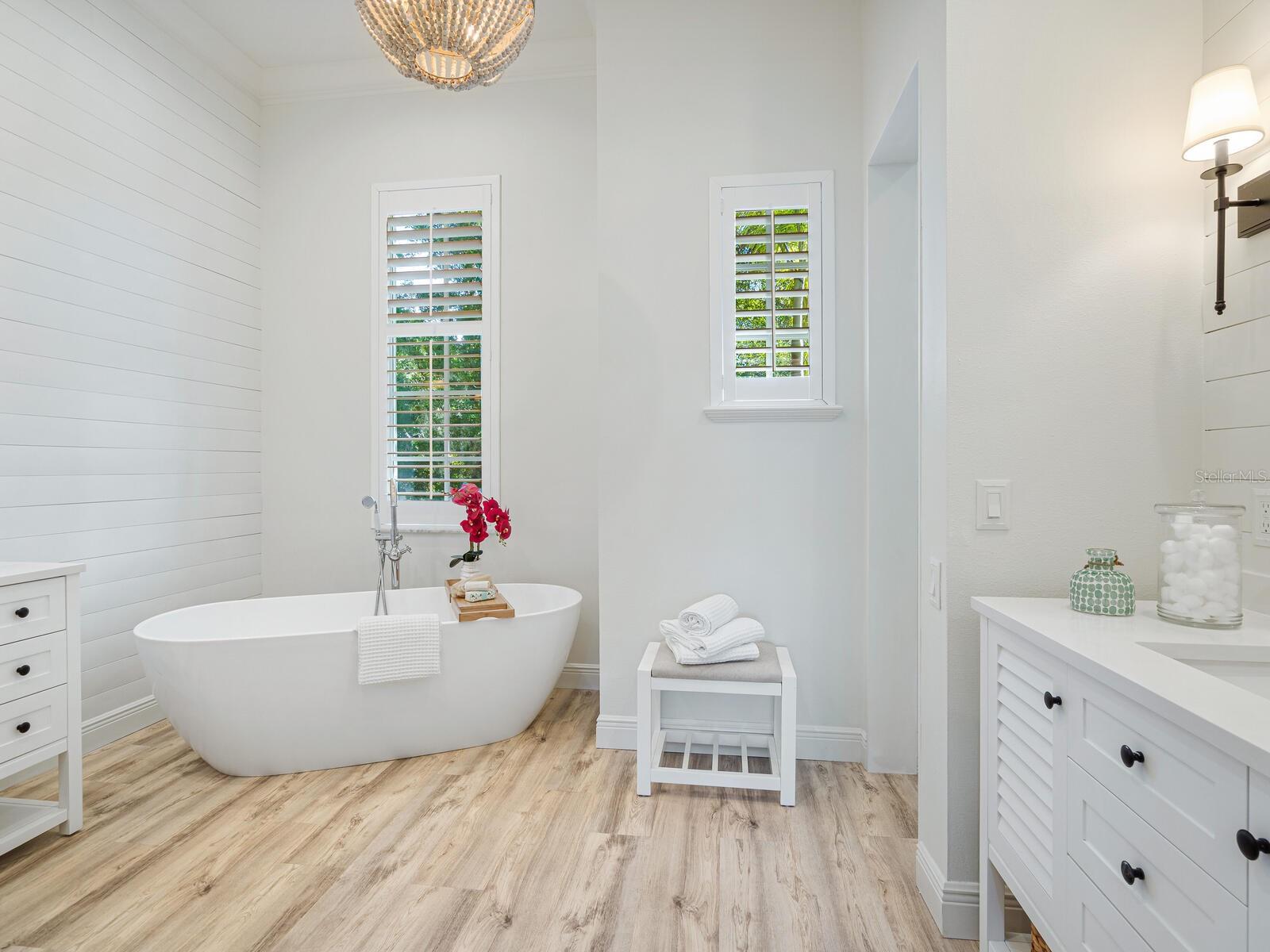 BAY ISLAND - Residential