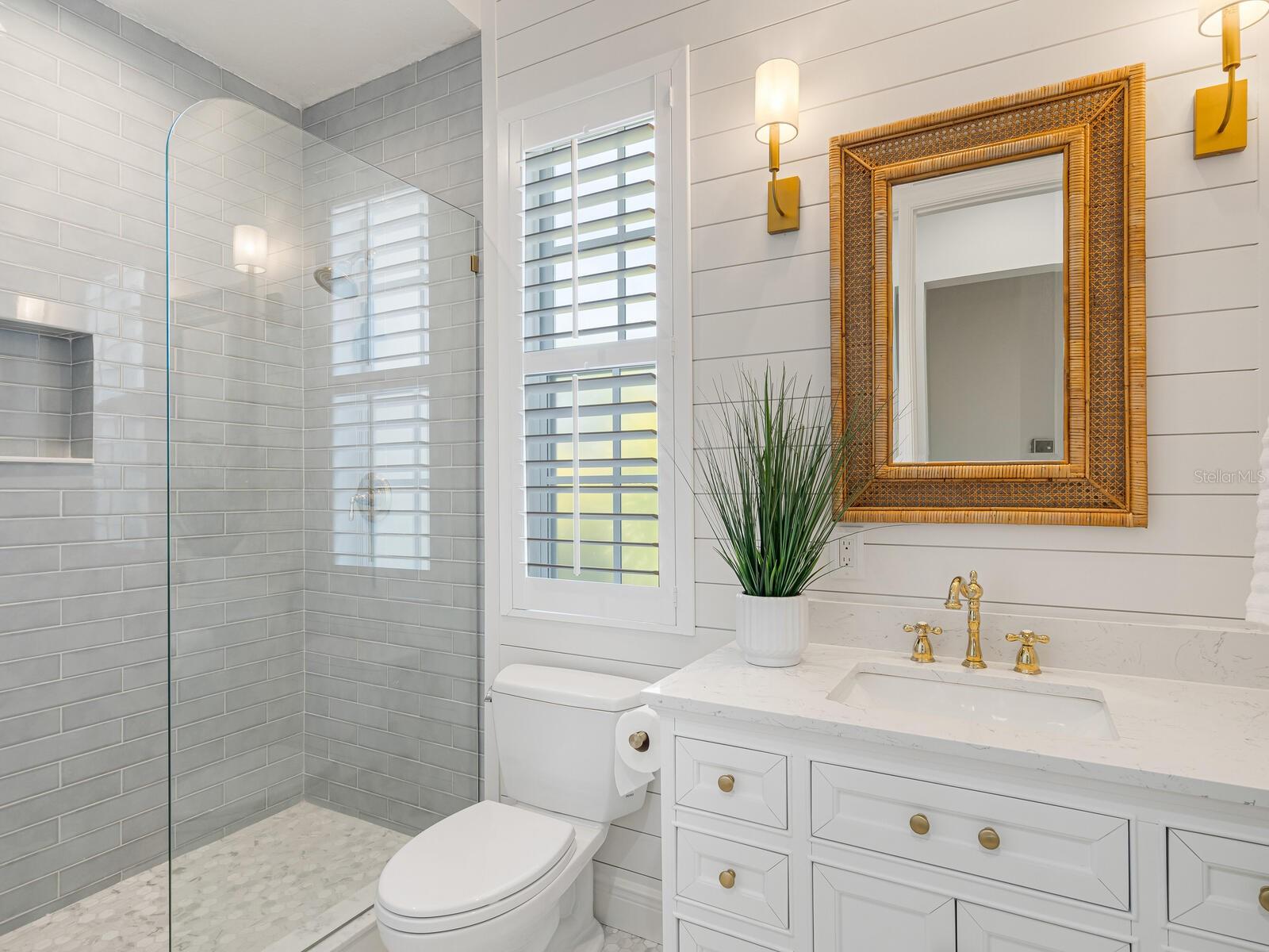 BAY ISLAND - Residential