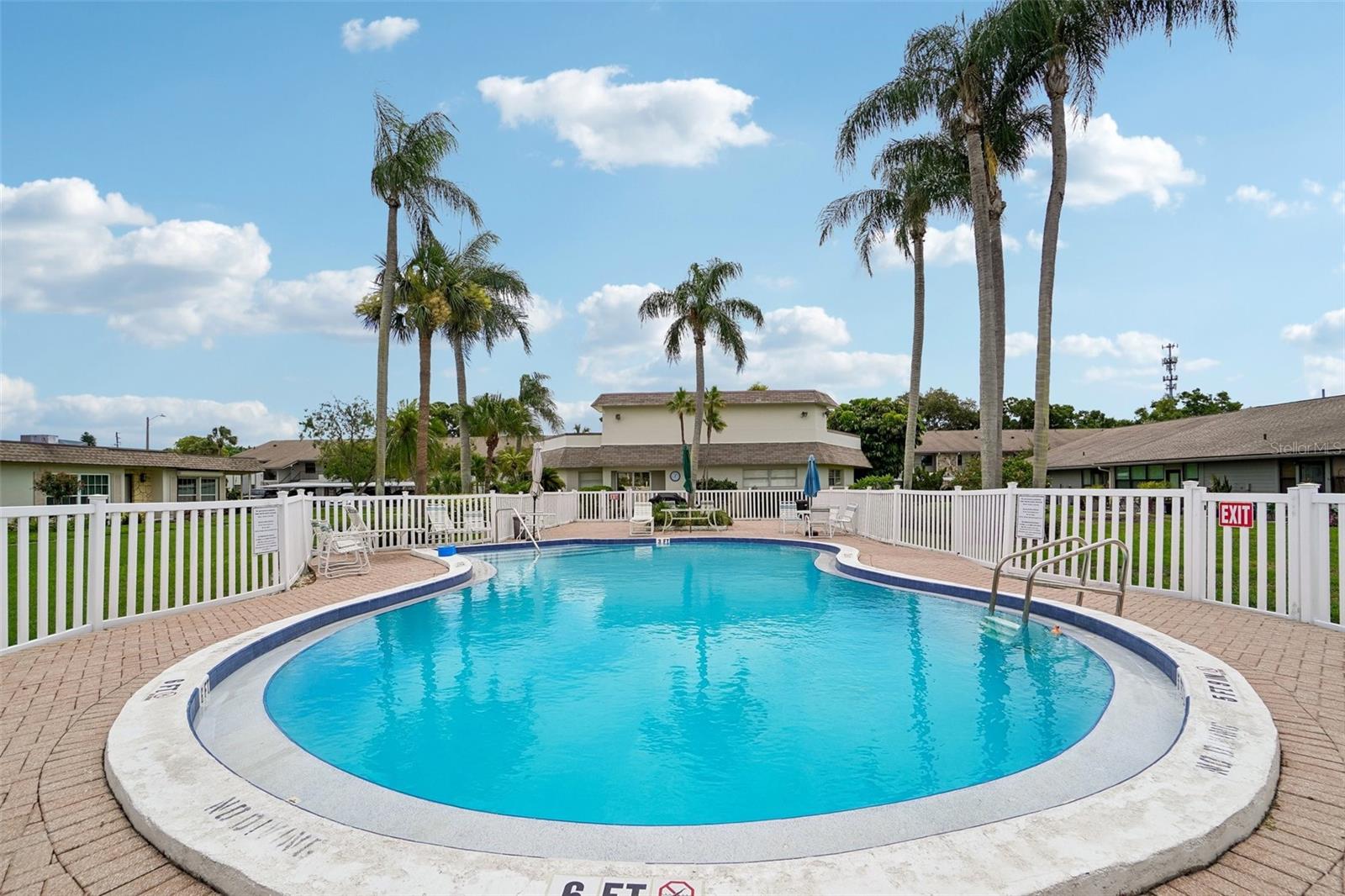 HARSHAW LAKE PARK CONDO - Residential