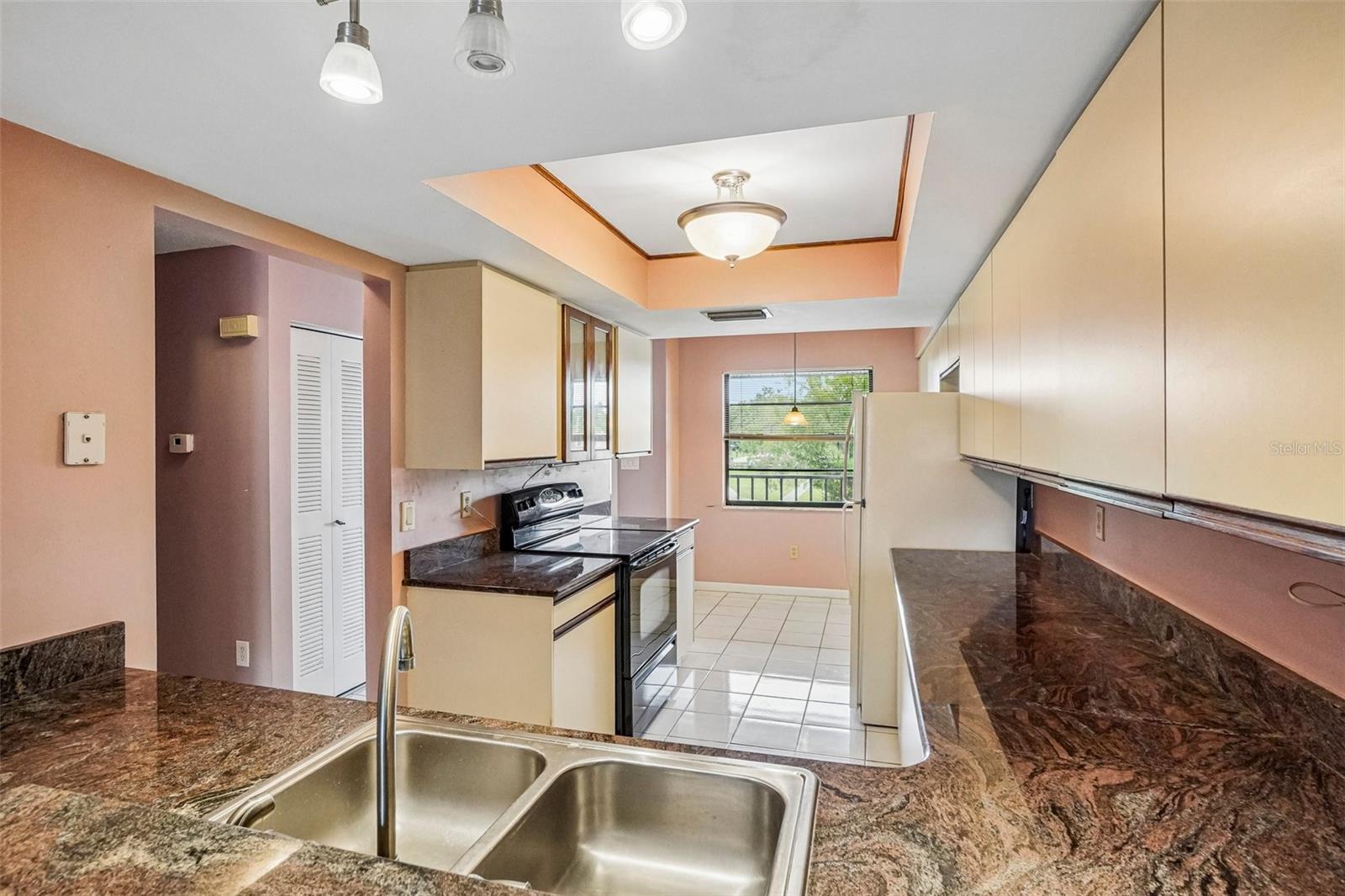 HARSHAW LAKE PARK CONDO - Residential