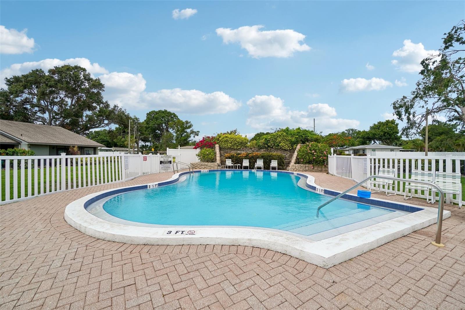 HARSHAW LAKE PARK CONDO - Residential